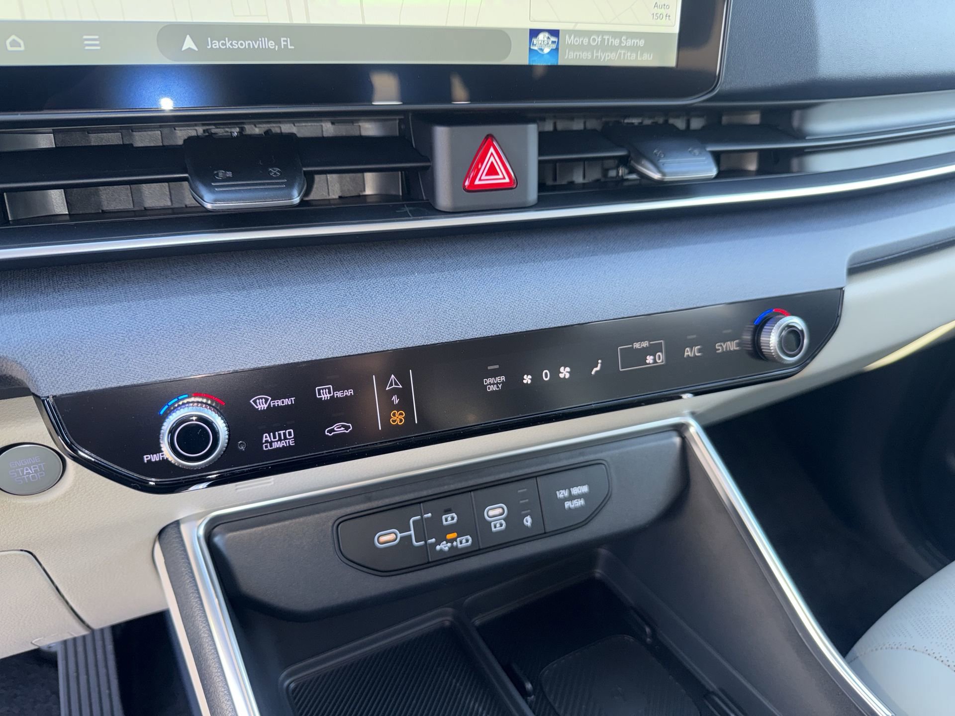 New 2026 Kia Carnival EX FWD image 23