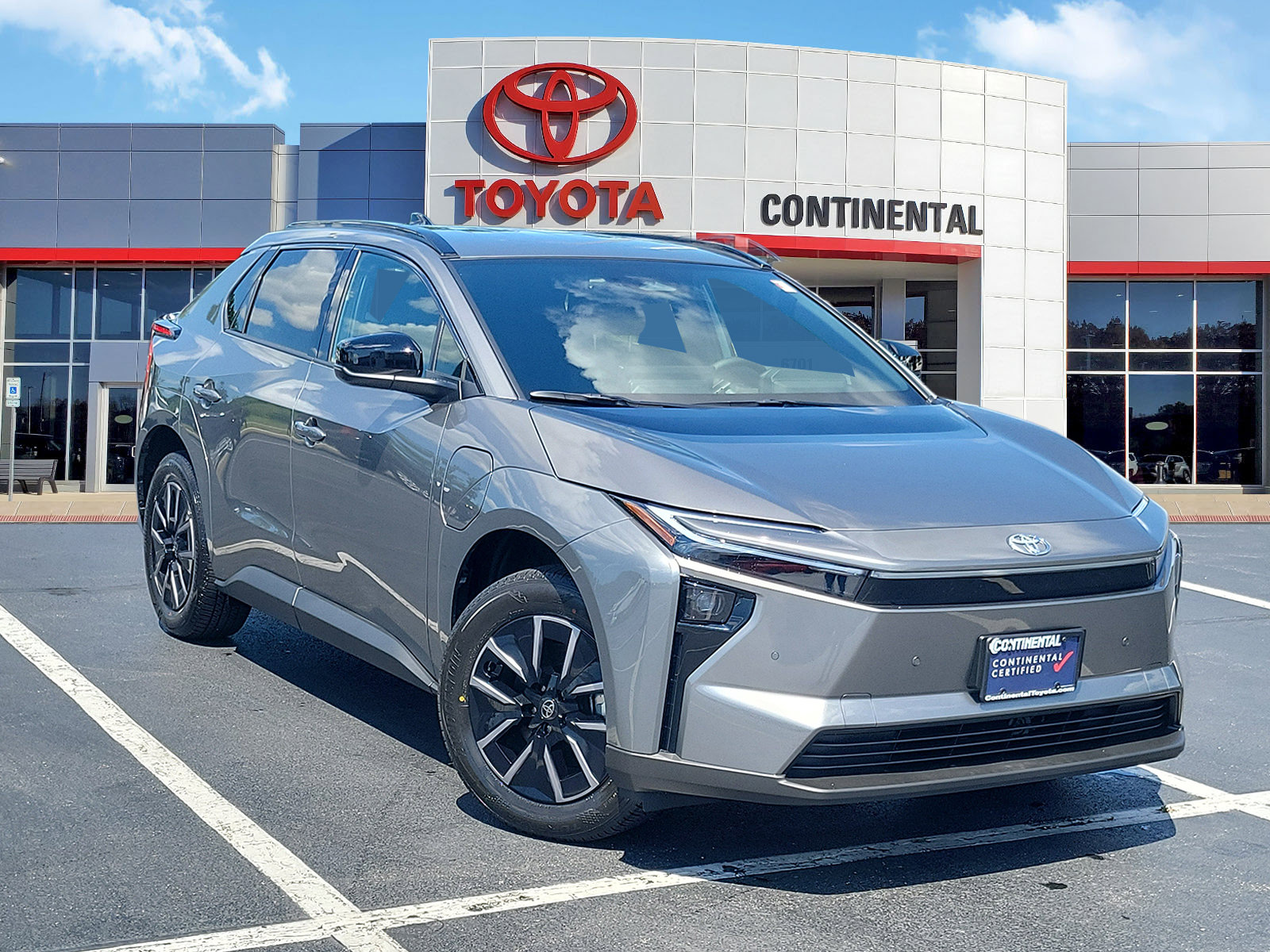 Used 2026 Toyota bZ AWD/4WD video 2