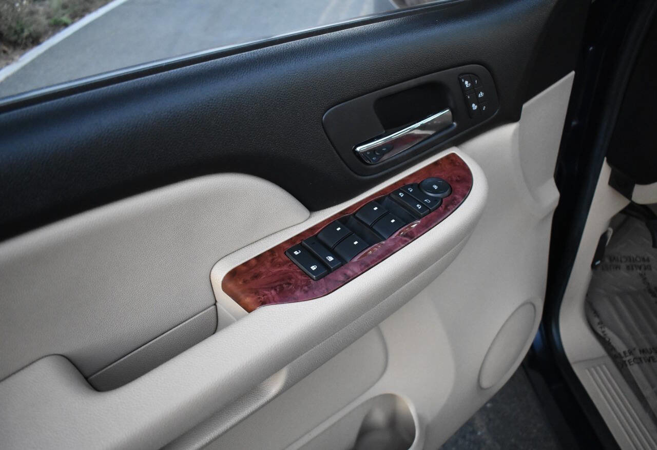 Used 2007 Chevrolet Silverado 1500 LTZ w/ Safety Package image 30