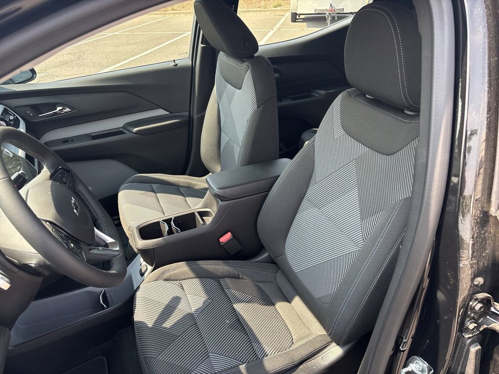 New 2027 Chevrolet Bolt LT w/ Comfort Package FWD image 18