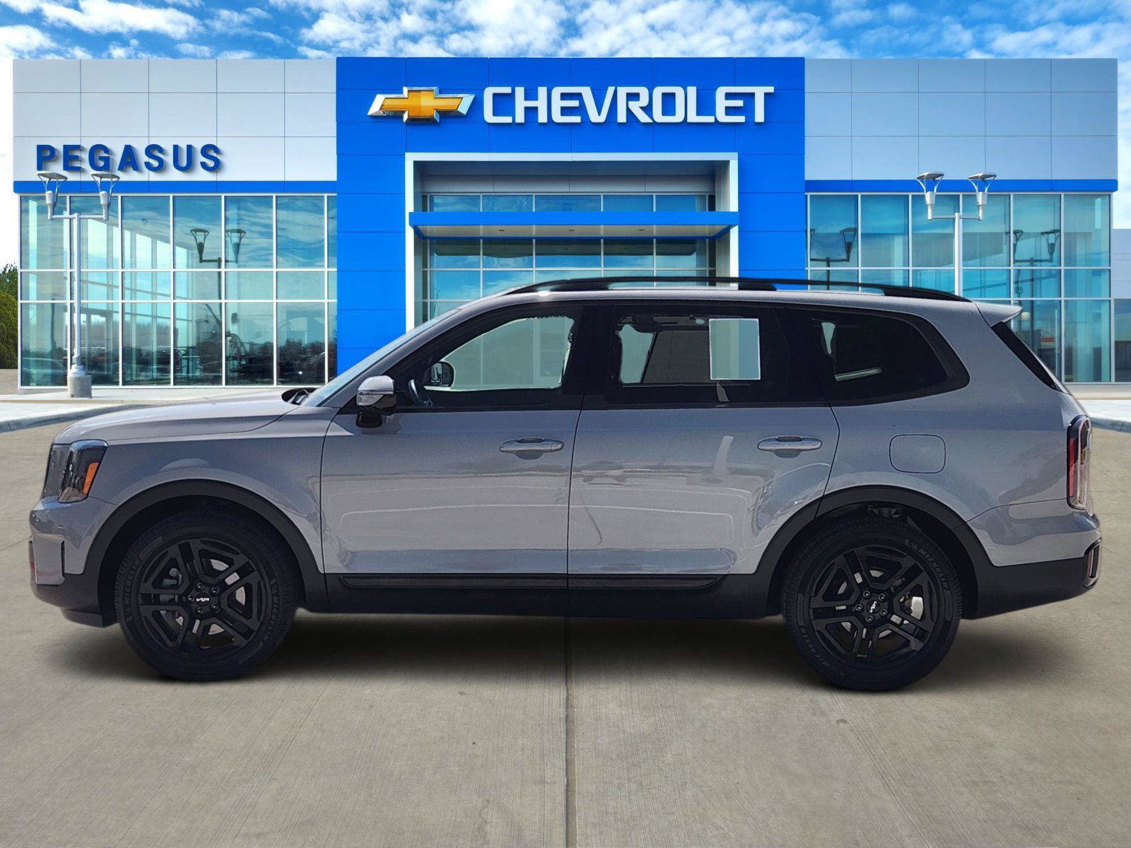 Used 2024 Kia Telluride SX X-Line AWD/4WD image 3