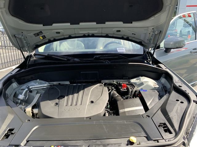 Used 2024 Volvo XC90 B5 Plus AWD/4WD image 16