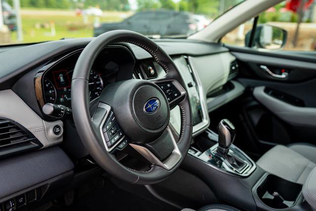 Certified 2025 Subaru Outback Premium AWD/4WD image 32