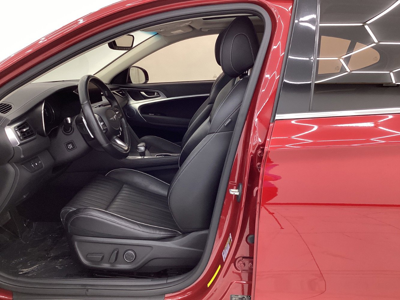 Used 2022 Genesis G70 2.0T w/ Prestige Package image 14