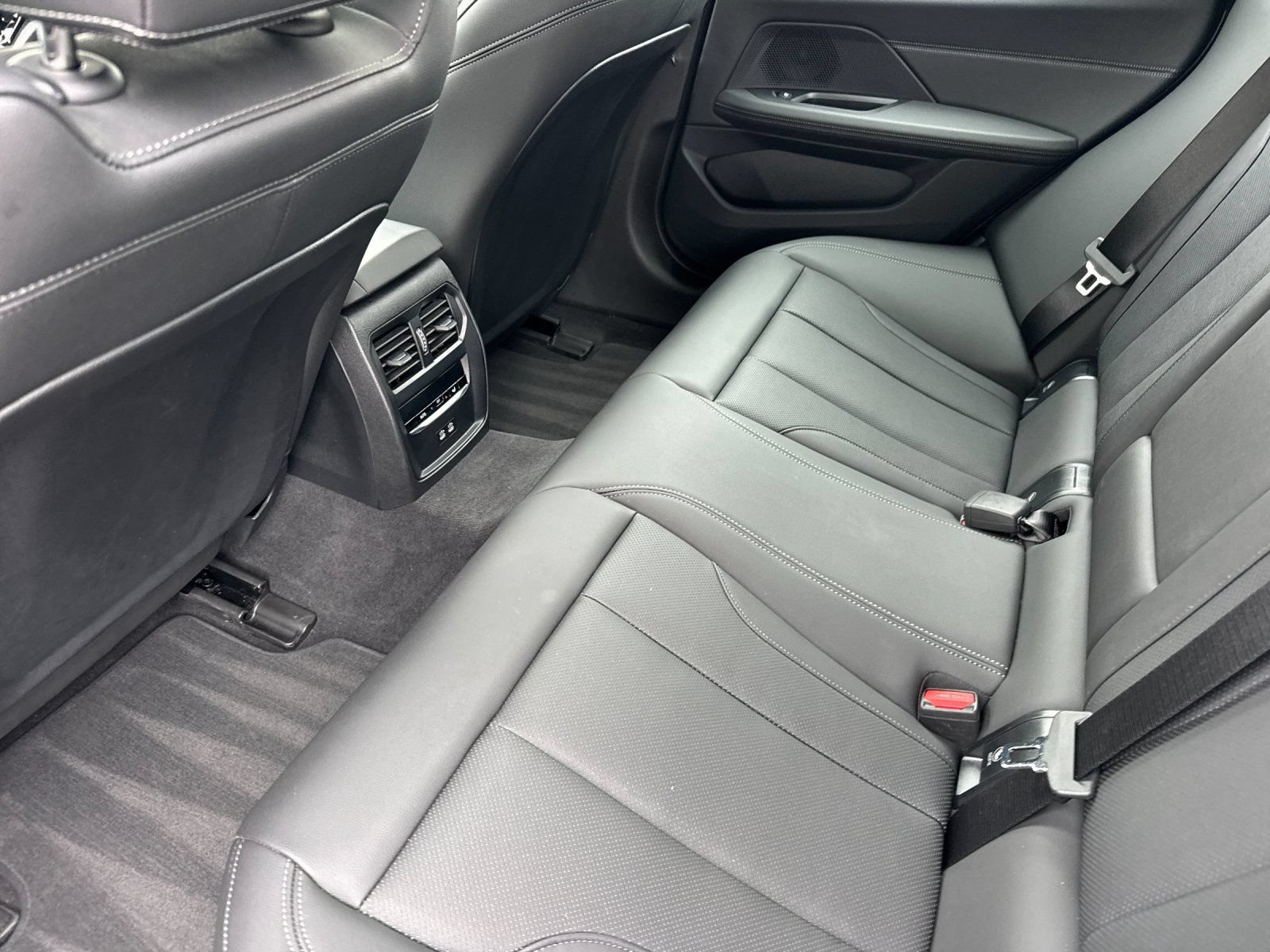 Used 2025 BMW i4 eDrive40 RWD image 12