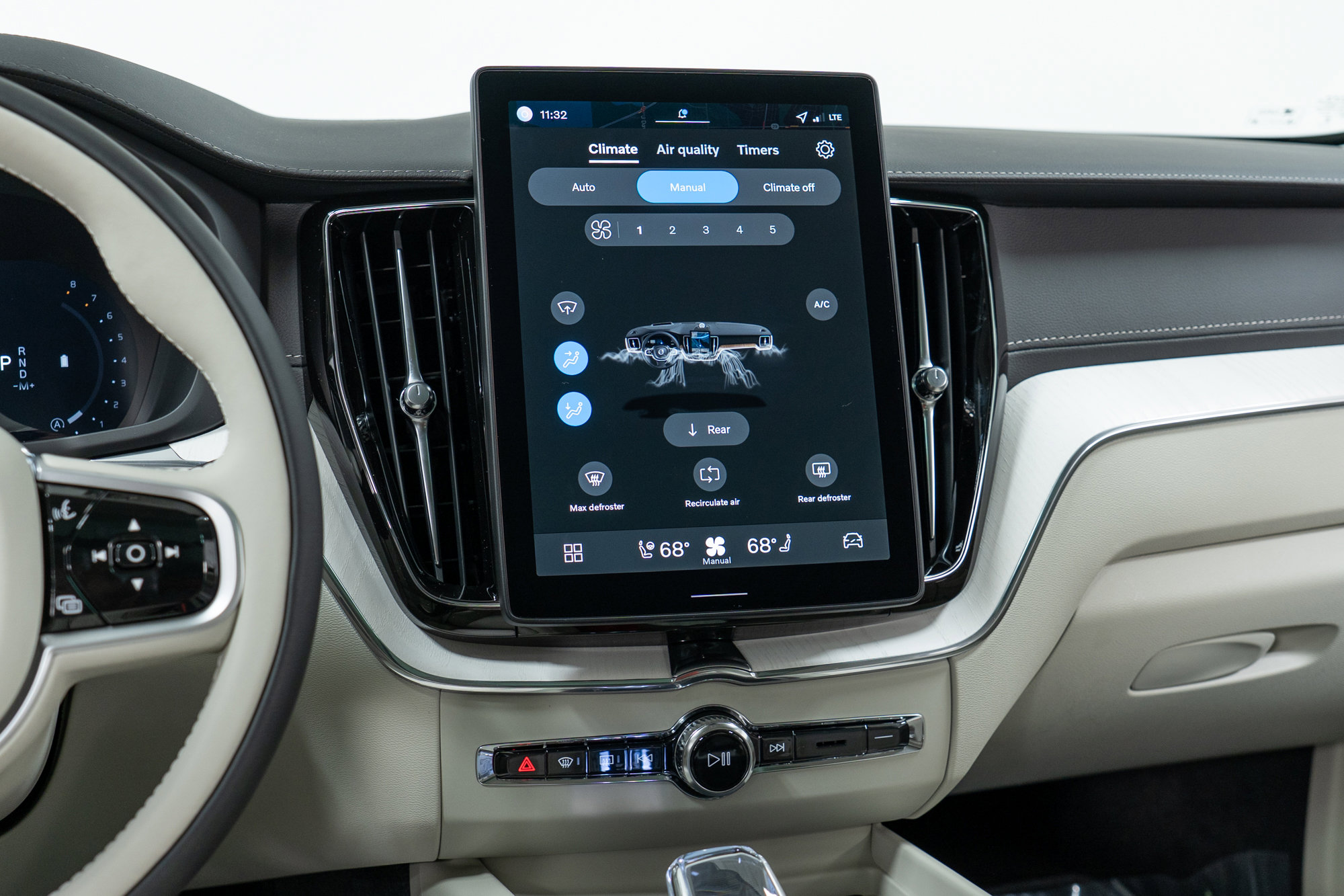 New 2026 Volvo XC60 B5 Ultra w/ Climate Package image 19