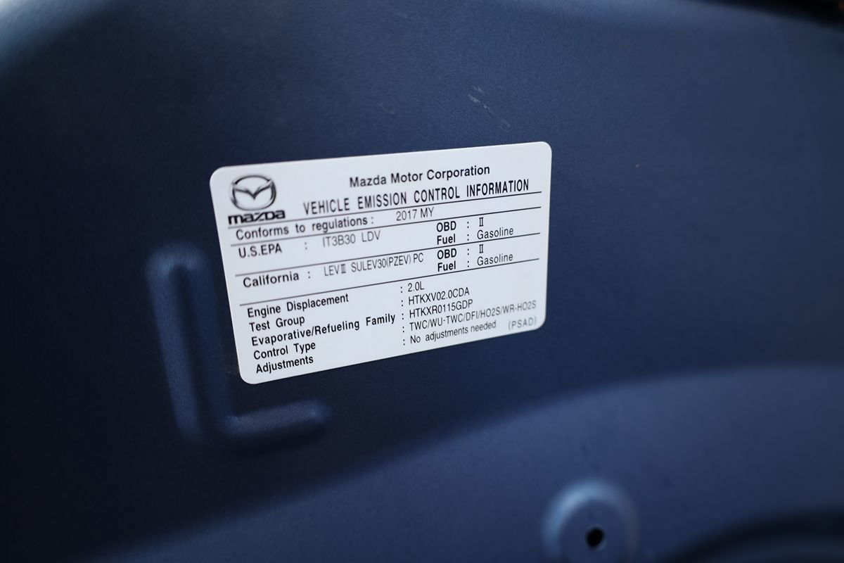 Used 2017 MAZDA MAZDA3 Touring w/ Popular Equipment Package FWD image 33
