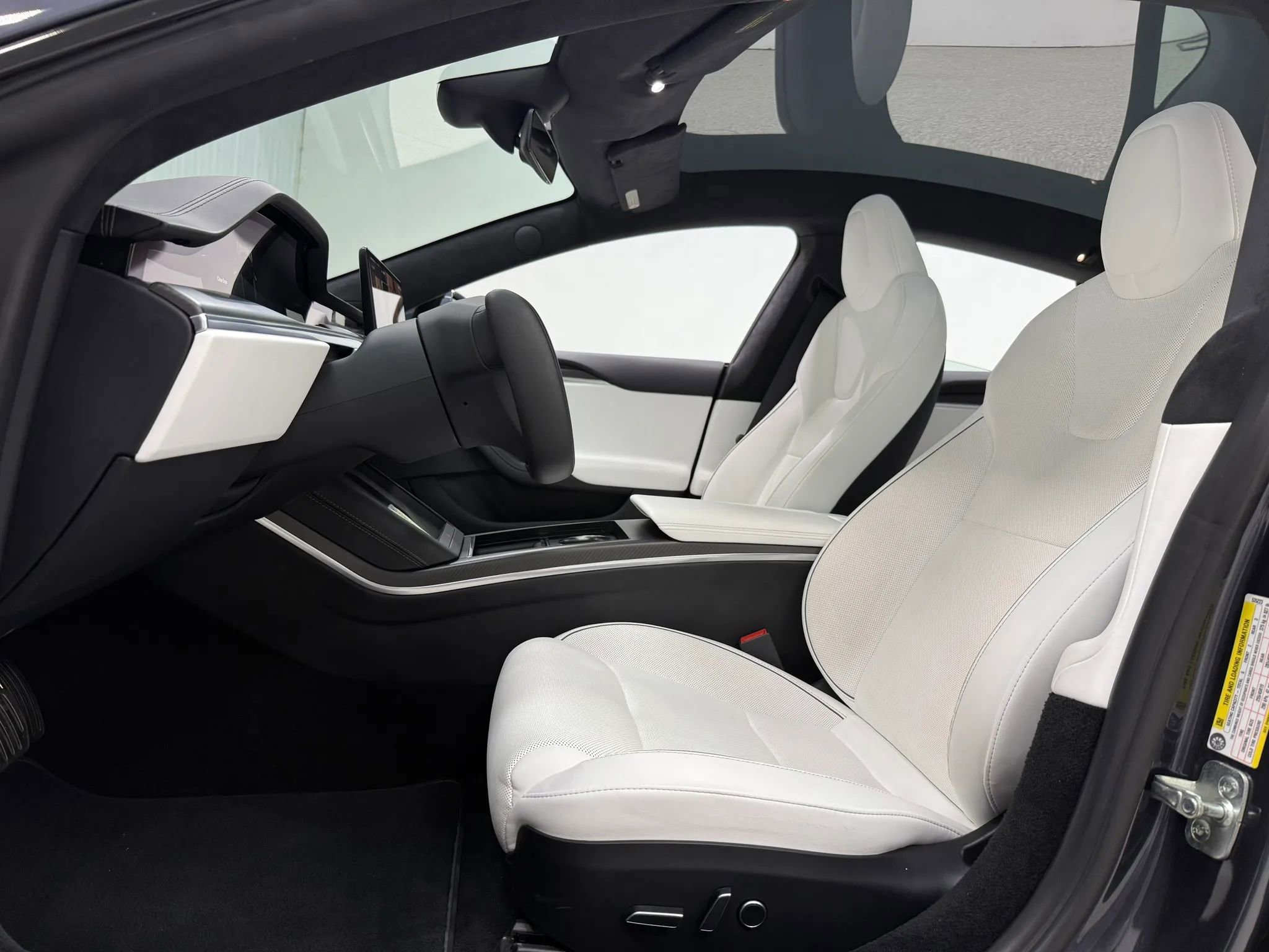 Used 2024 Tesla Model S Plaid AWD/4WD image 15