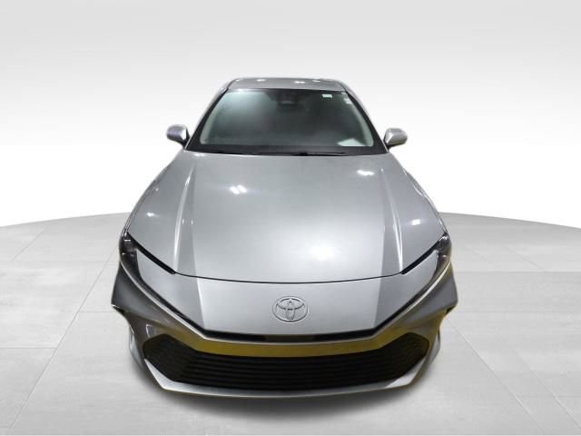 Used 2025 Toyota Camry LE image 10