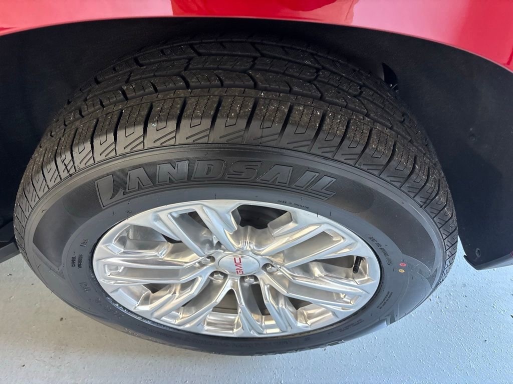 Used 2024 GMC Yukon SLT image 9