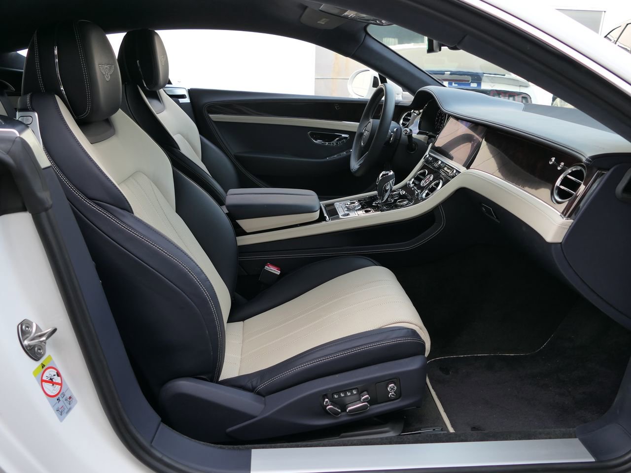 Used 2023 Bentley Continental GT Mulliner AWD/4WD image 32