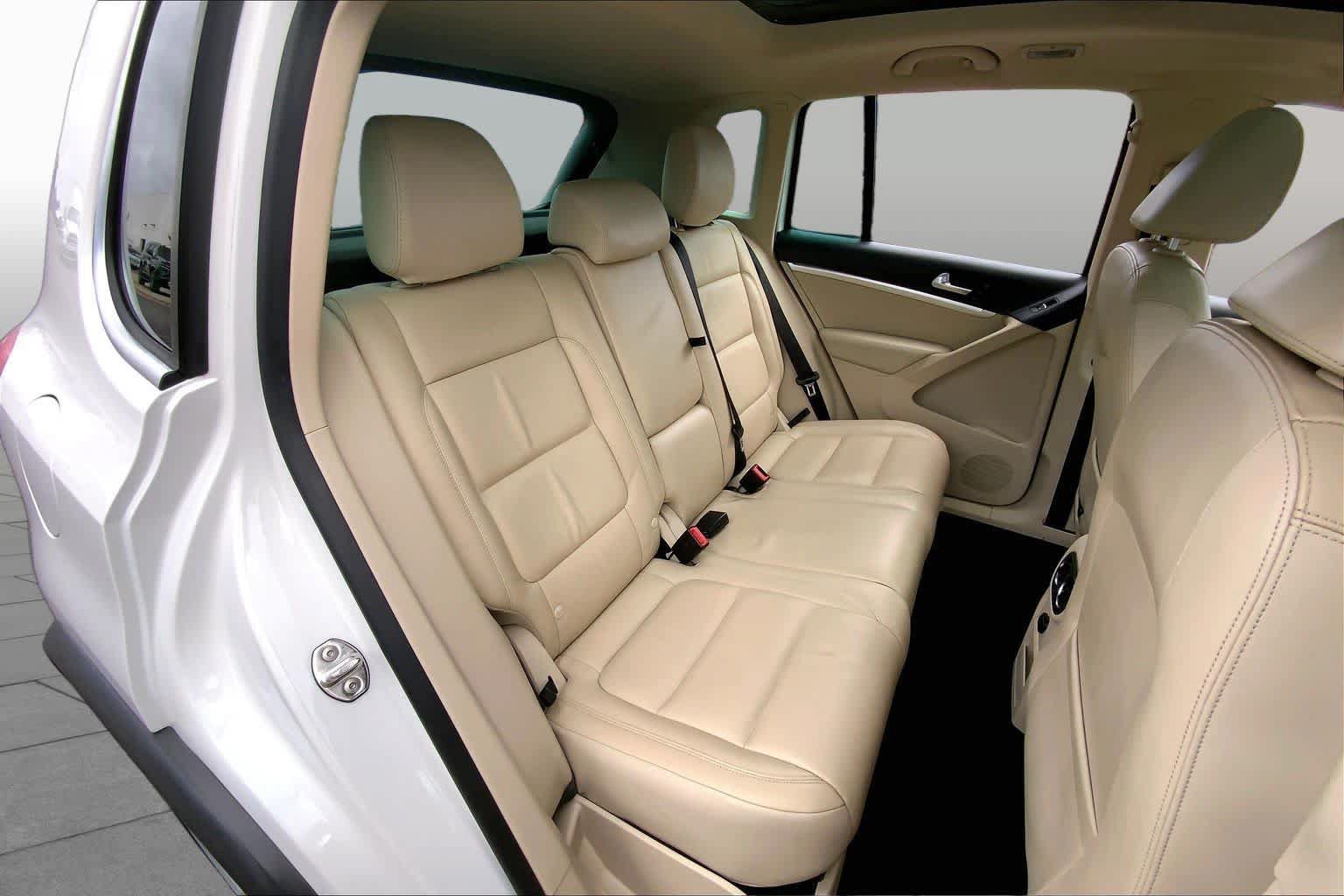 Used 2012 Volkswagen Tiguan SEL FWD image 19