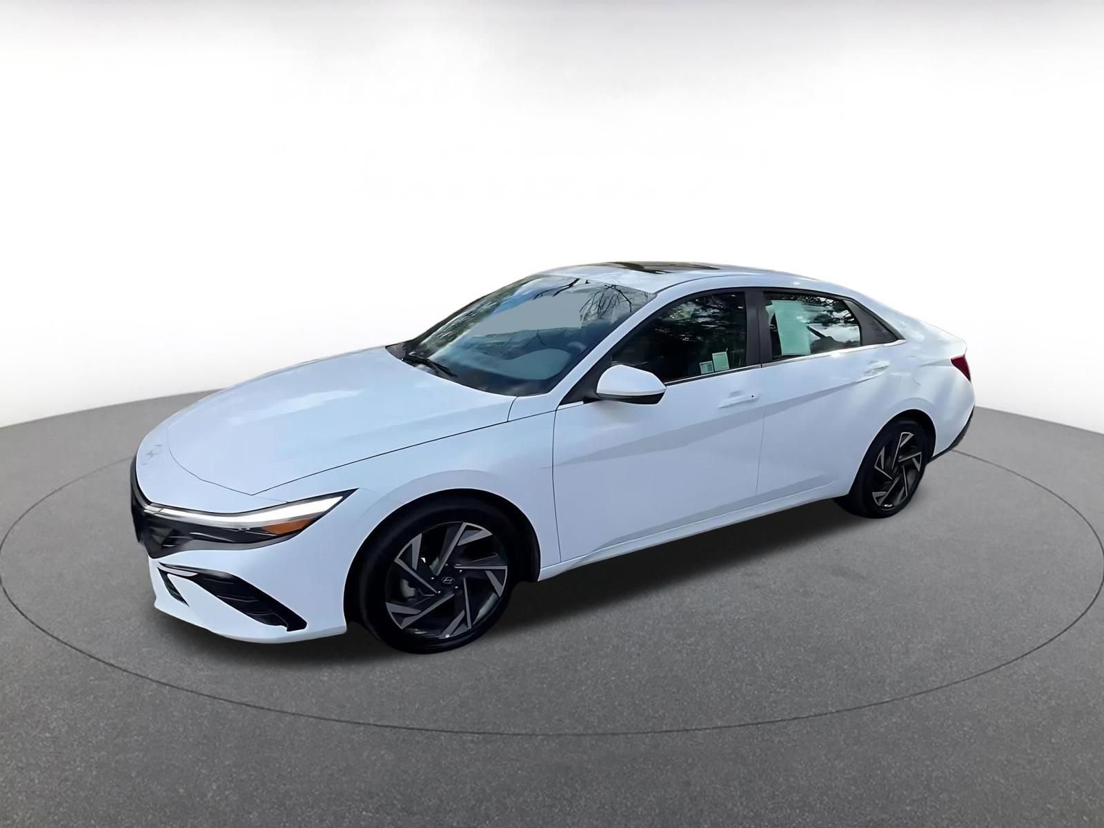 Used 2025 Hyundai Elantra SEL image 8