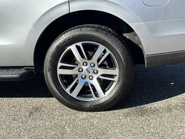 Used 2023 Ford Expedition Limited image 8
