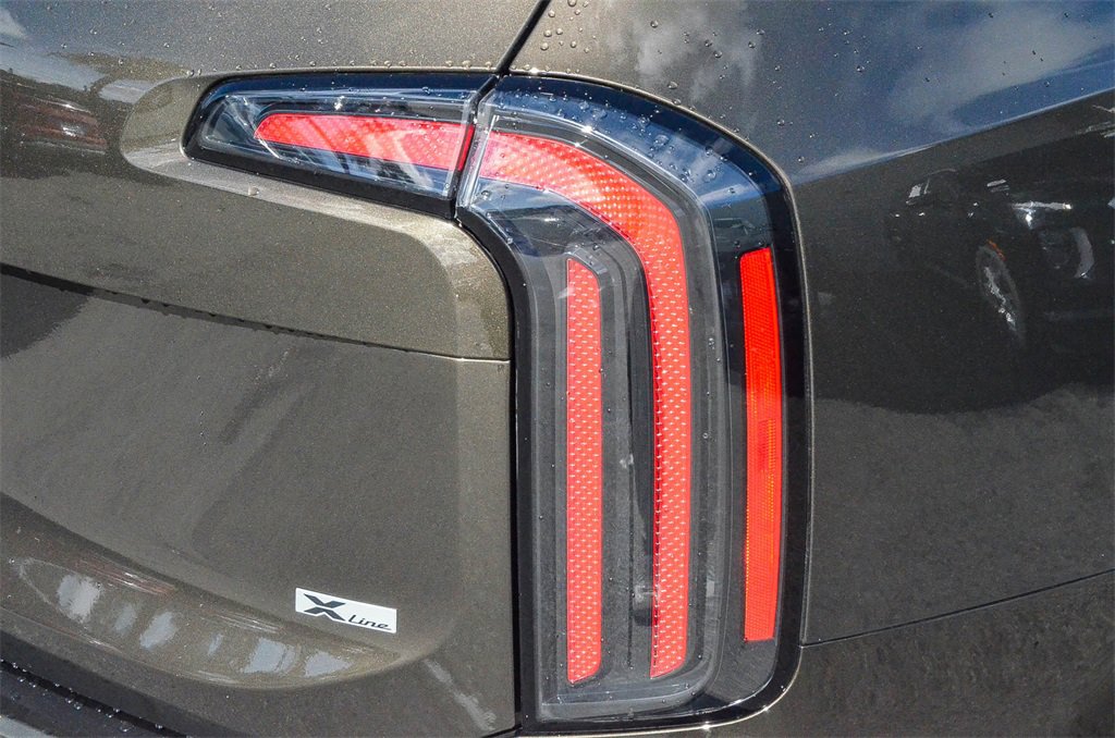Used 2023 Kia Telluride EX X-Line image 7