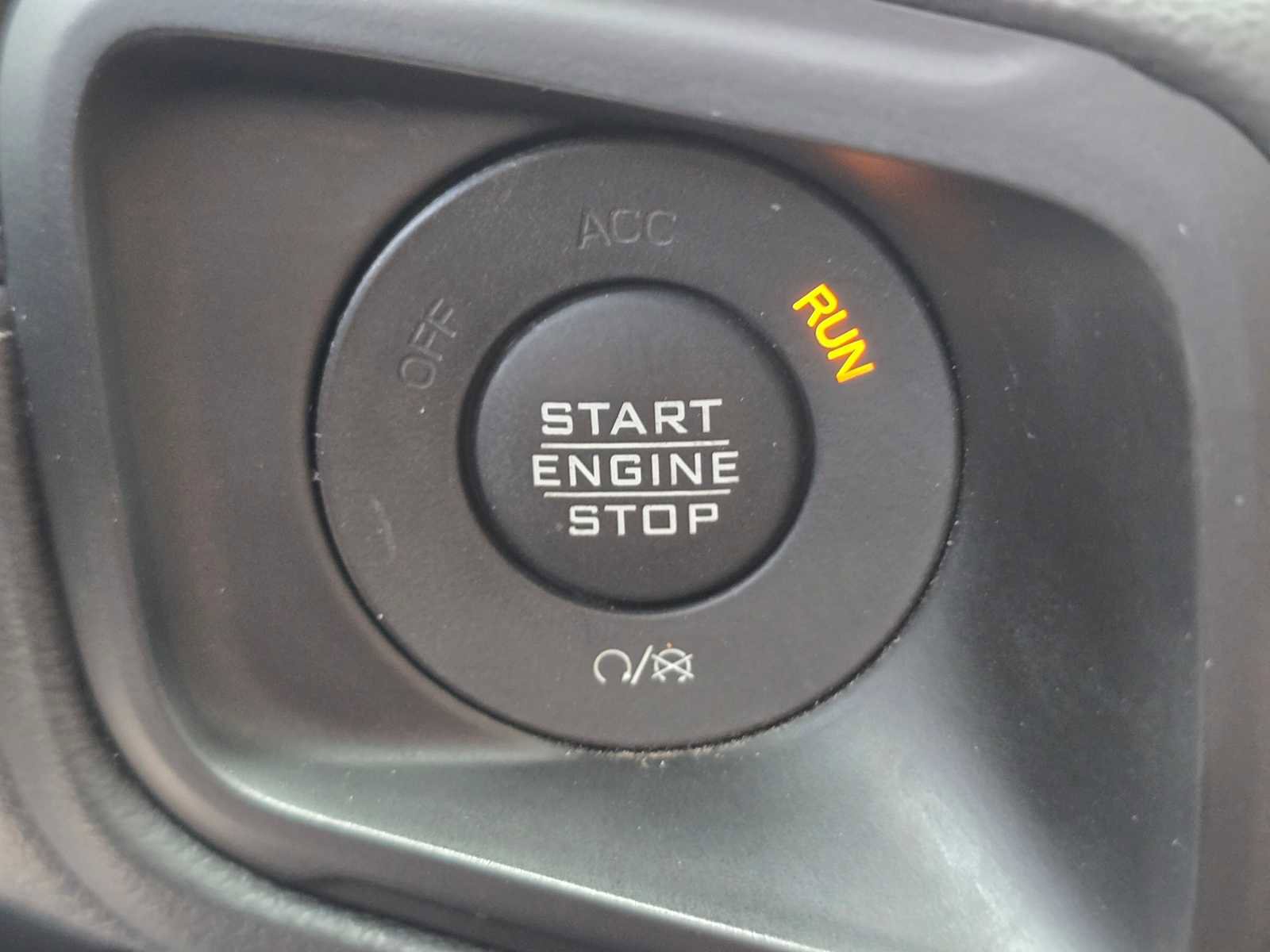 Used 2024 Jeep Wrangler Unlimited Sahara AWD/4WD image 34