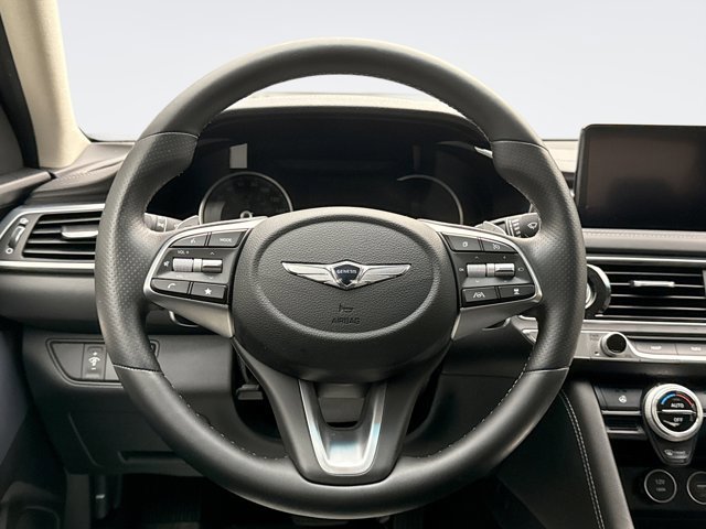 Used 2023 Genesis G70 2.0T image 12