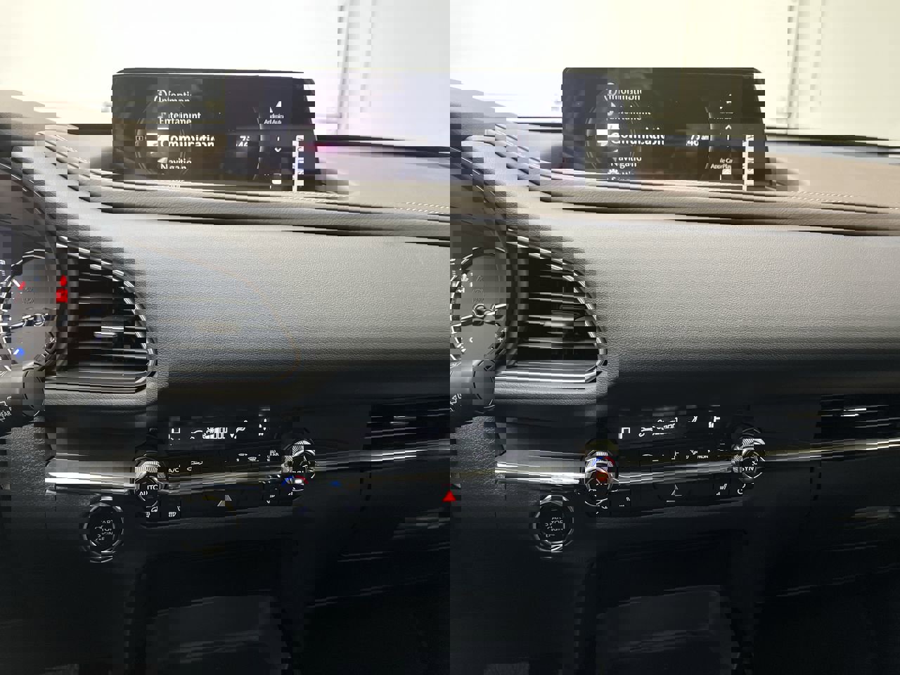 Certified 2025 MAZDA CX-30 2.5 Turbo w/ Premium Plus Pkg AWD/4WD image 18