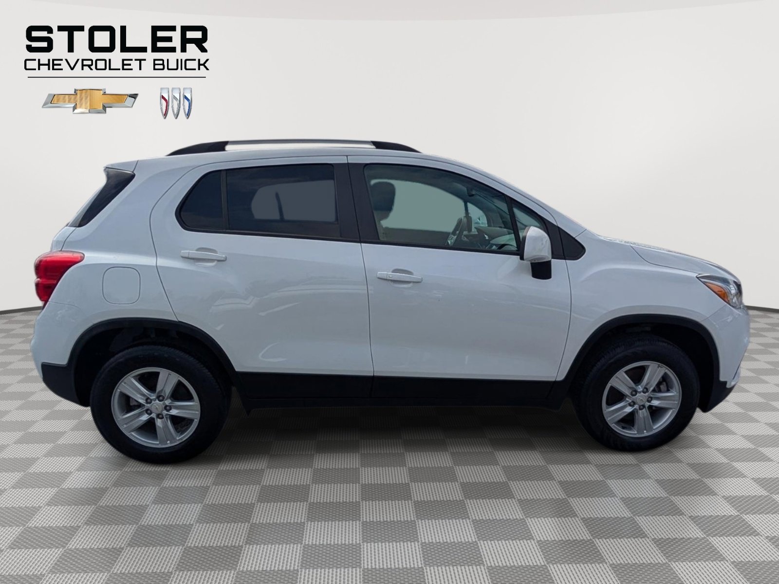 Used 2022 Chevrolet Trax LT w/ LT Convenience Package image 6