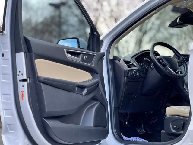Used 2022 Ford Edge SEL image 9