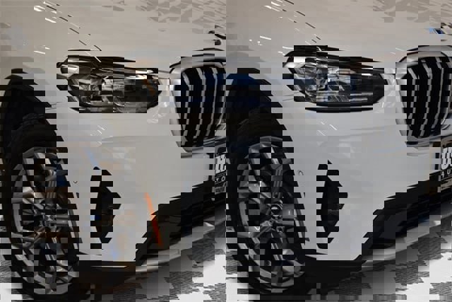 Used 2024 BMW X3 xDrive30i w/ Premium Package w/ZPA image 15