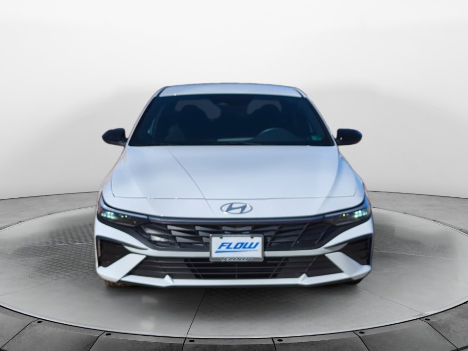 Certified 2025 Hyundai Elantra Sport image 2