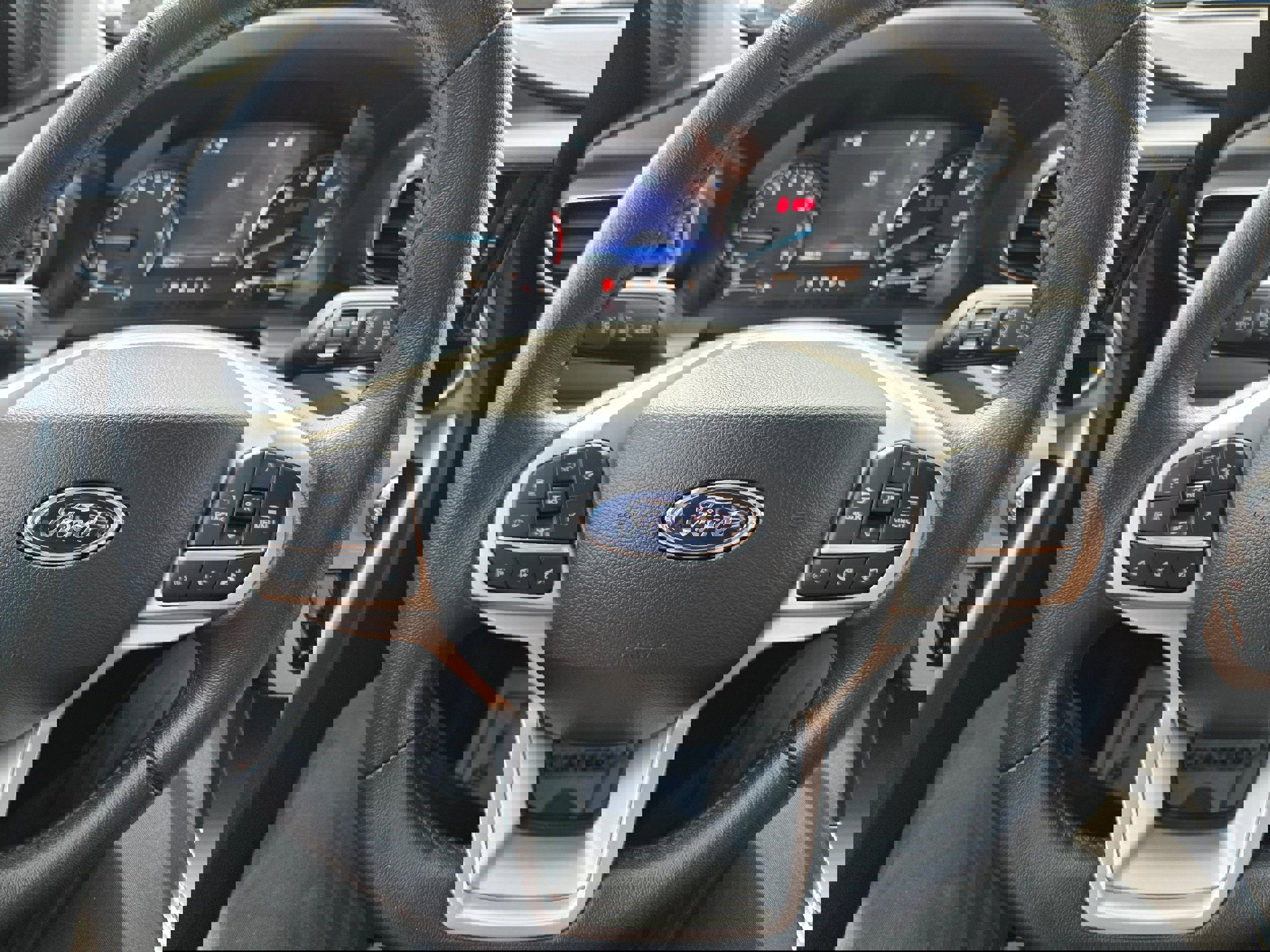 Used 2023 Ford Explorer XLT w/ Equipment Group 202A image 14