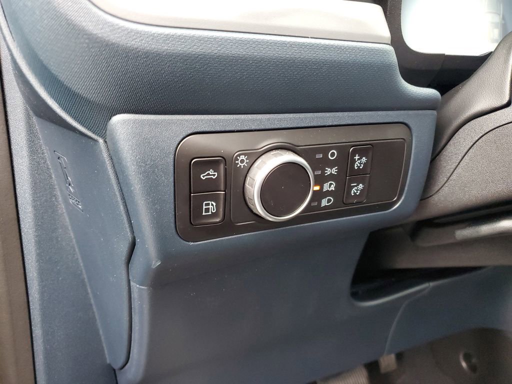 New 2025 Ford Maverick XL image 11