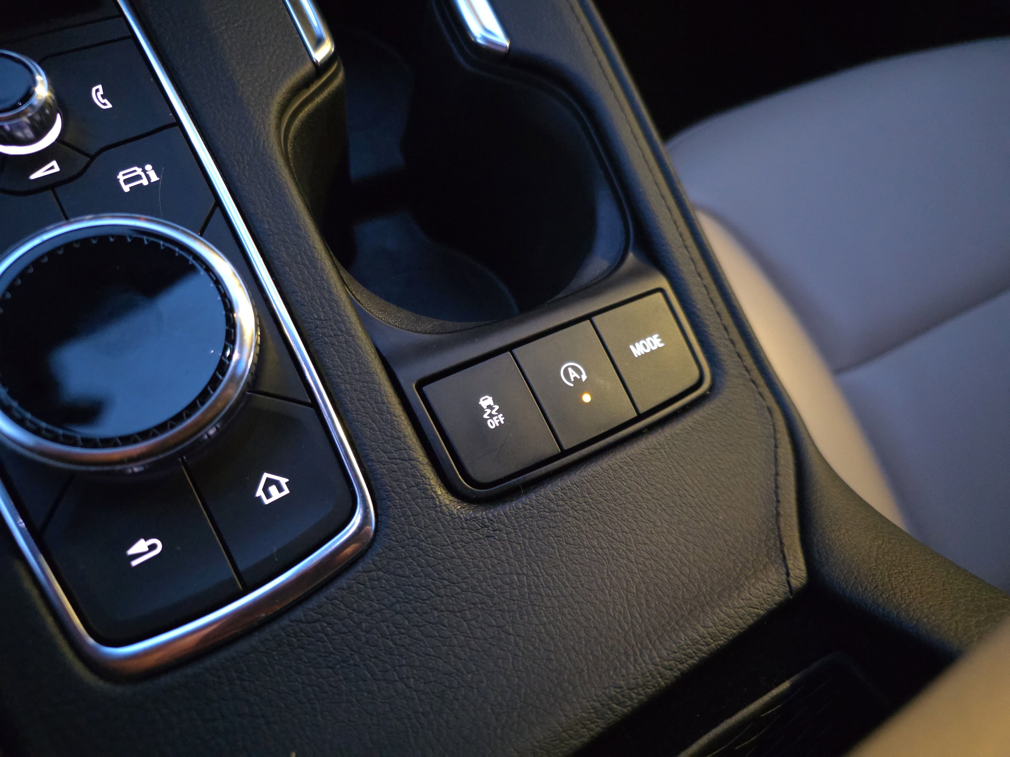 Used 2025 Cadillac XT4 Premium Luxury image 25