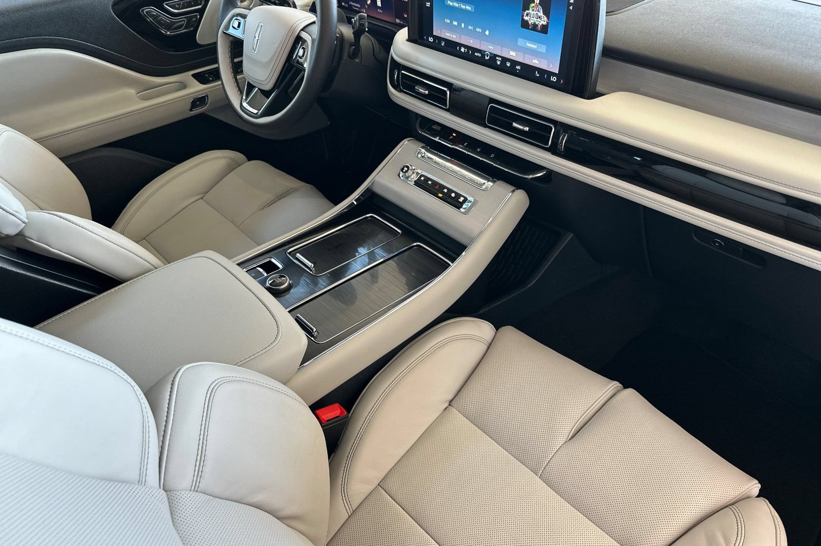 New 2025 Lincoln Aviator Reserve w/ Equipment Group 201A AWD/4WD image 16