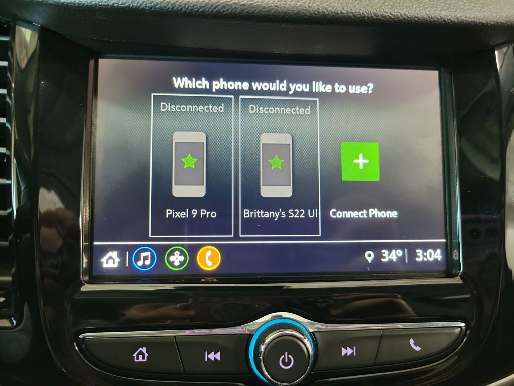 Used 2018 Chevrolet Trax LT w/ LT Convenience Package image 4