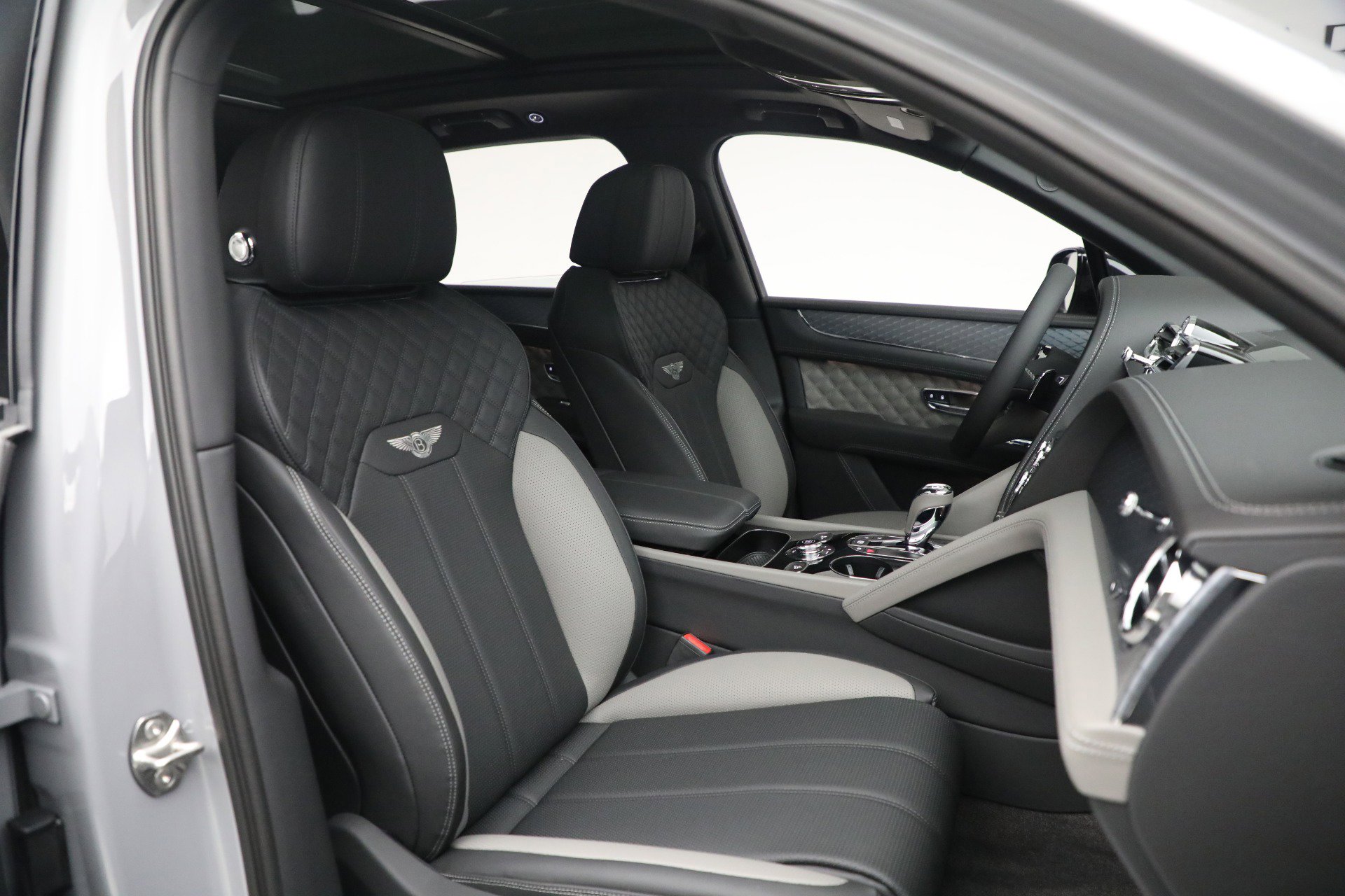 New 2024 Bentley Bentayga image 28