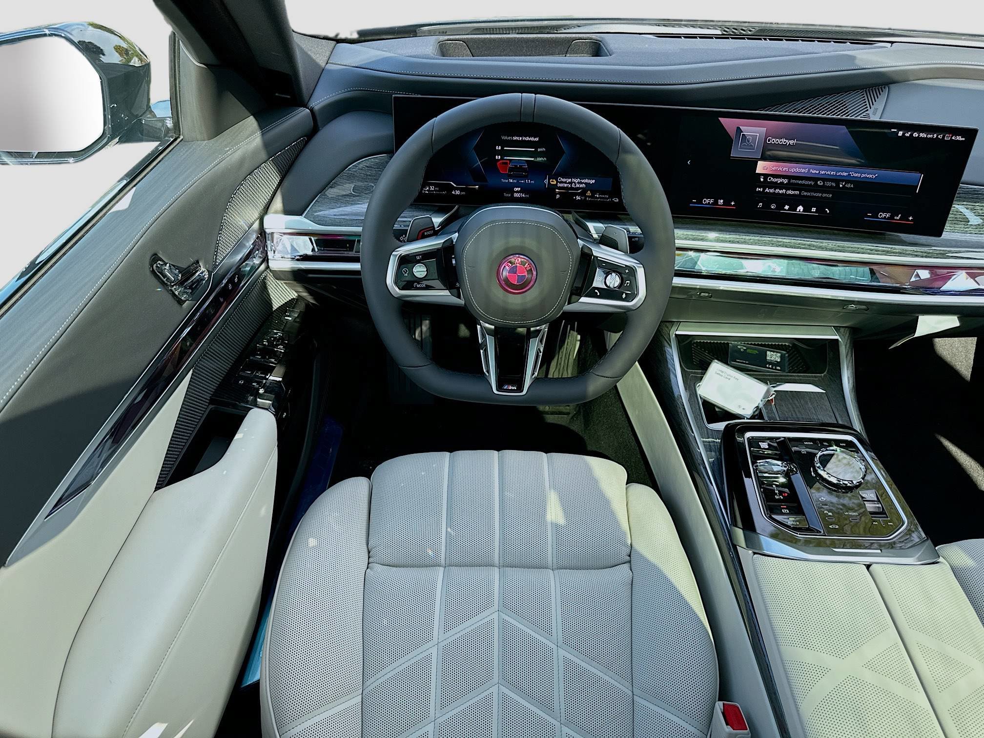 New 2026 BMW 750e xDrive image 17