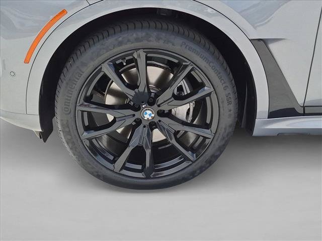 Used 2024 BMW X7 xDrive40i w/ M Sport Package AWD/4WD image 14