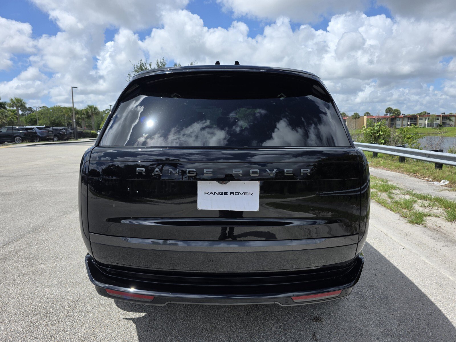 New 2026 Land Rover Range Rover Long Wheelbase SE AWD/4WD image 6