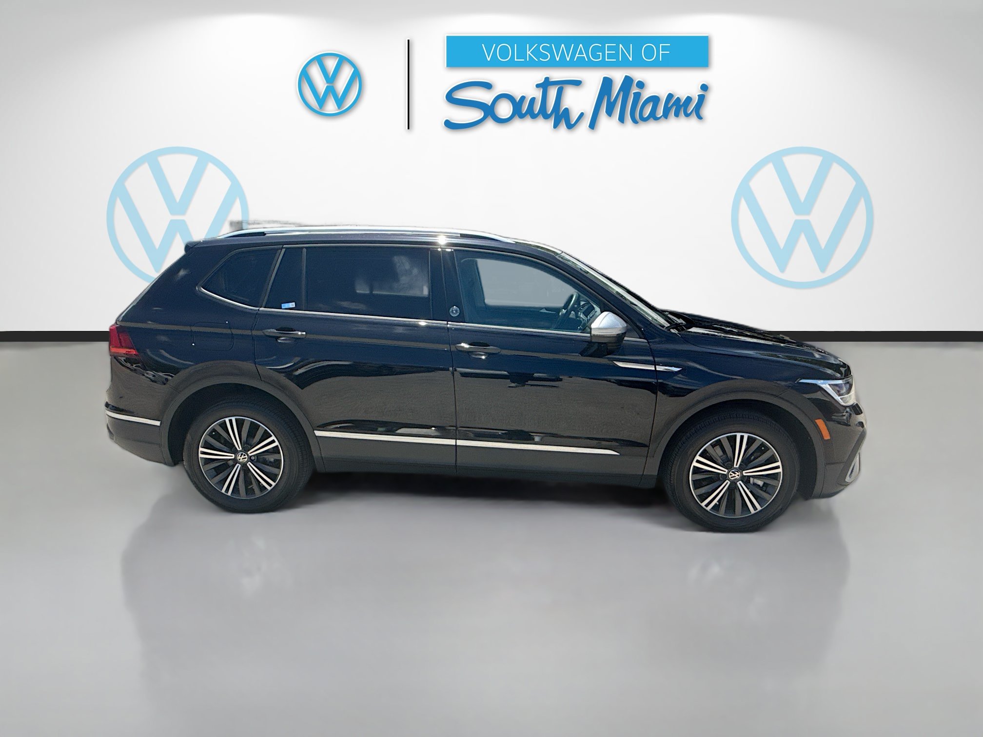 Certified 2024 Volkswagen Tiguan Wolfsburg Edition FWD image 8