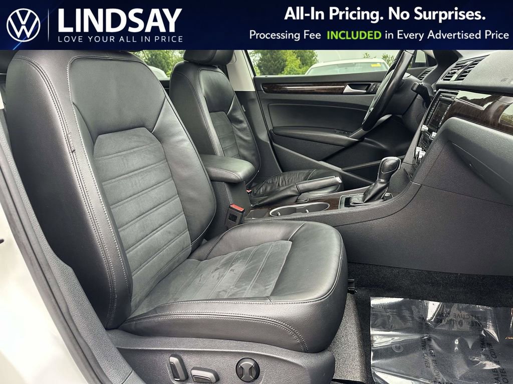 Used 2015 Volkswagen Passat TDI SEL Premium FWD image 12