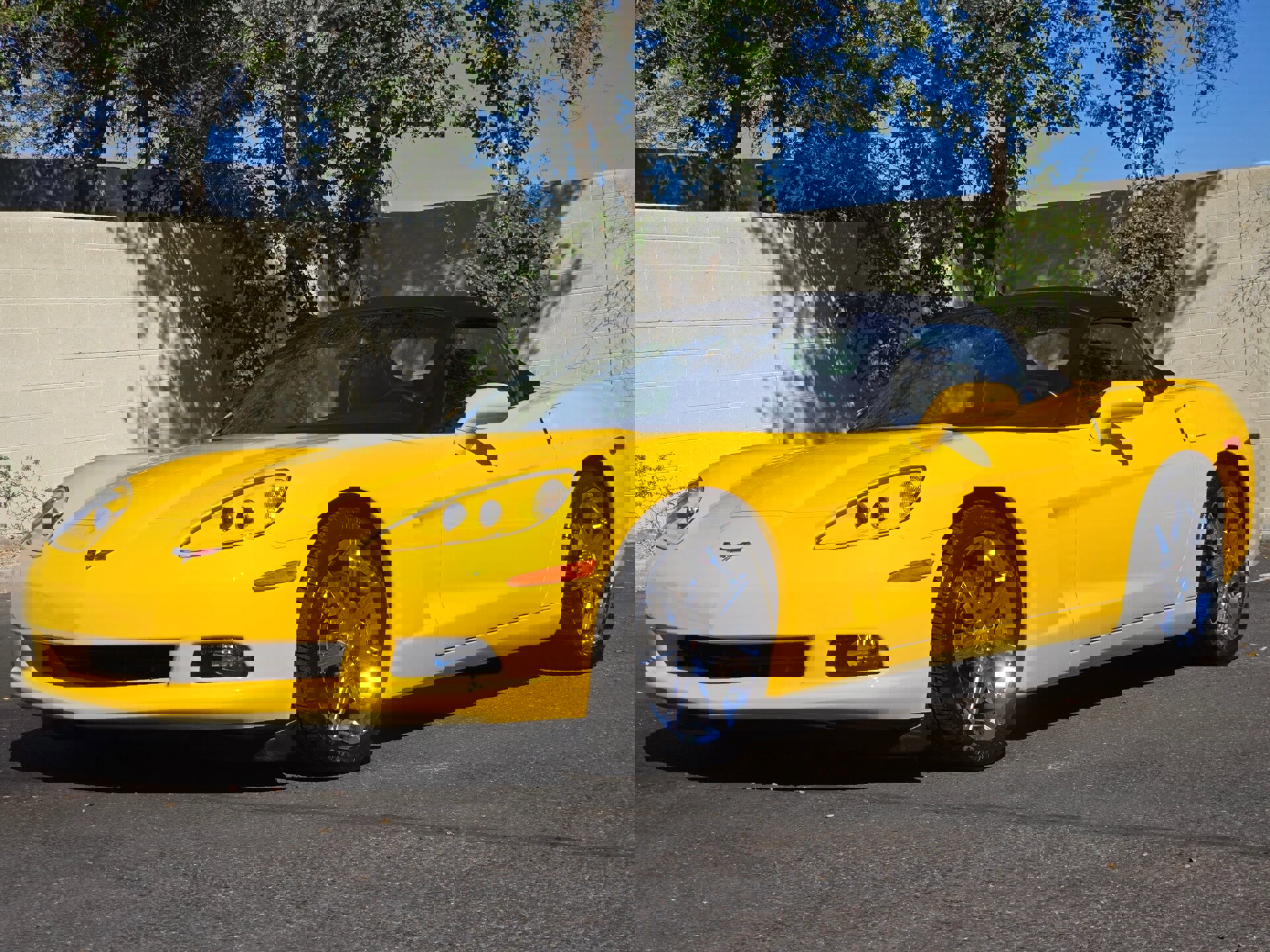 Used 2010 Chevrolet Corvette Convertible w/ Preferred Equipment Group image 7