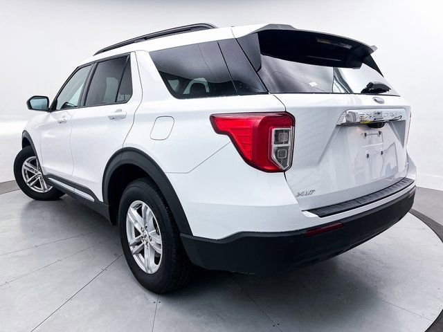 Used 2021 Ford Explorer XLT image 2