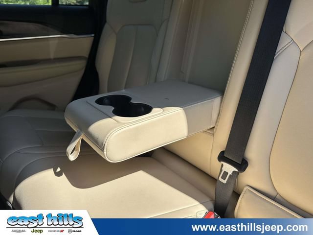 Used 2023 Jeep Grand Cherokee Limited AWD/4WD image 22