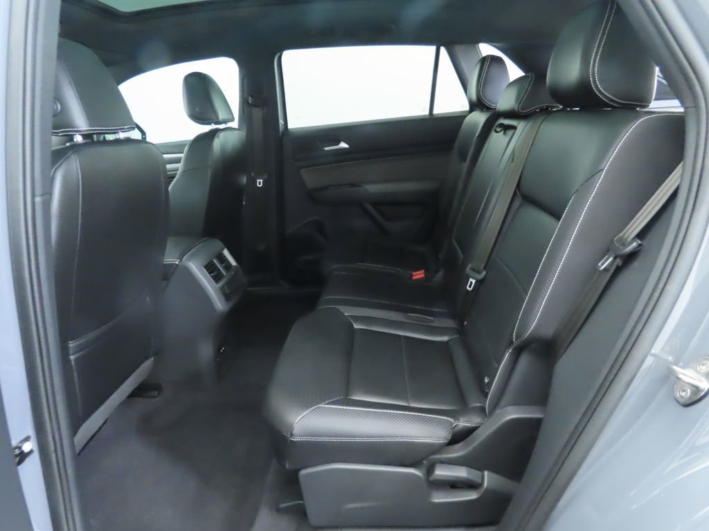 Used 2021 Volkswagen Atlas Cross Sport SE w/ Panoramic Sunroof Package image 21