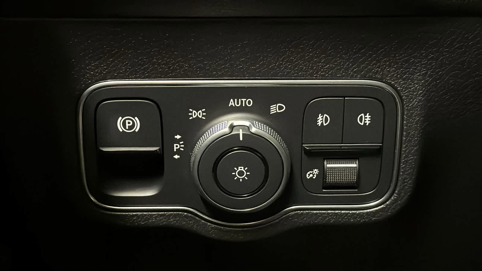 New 2026 Mercedes-Benz GLB 250 4MATIC image 17