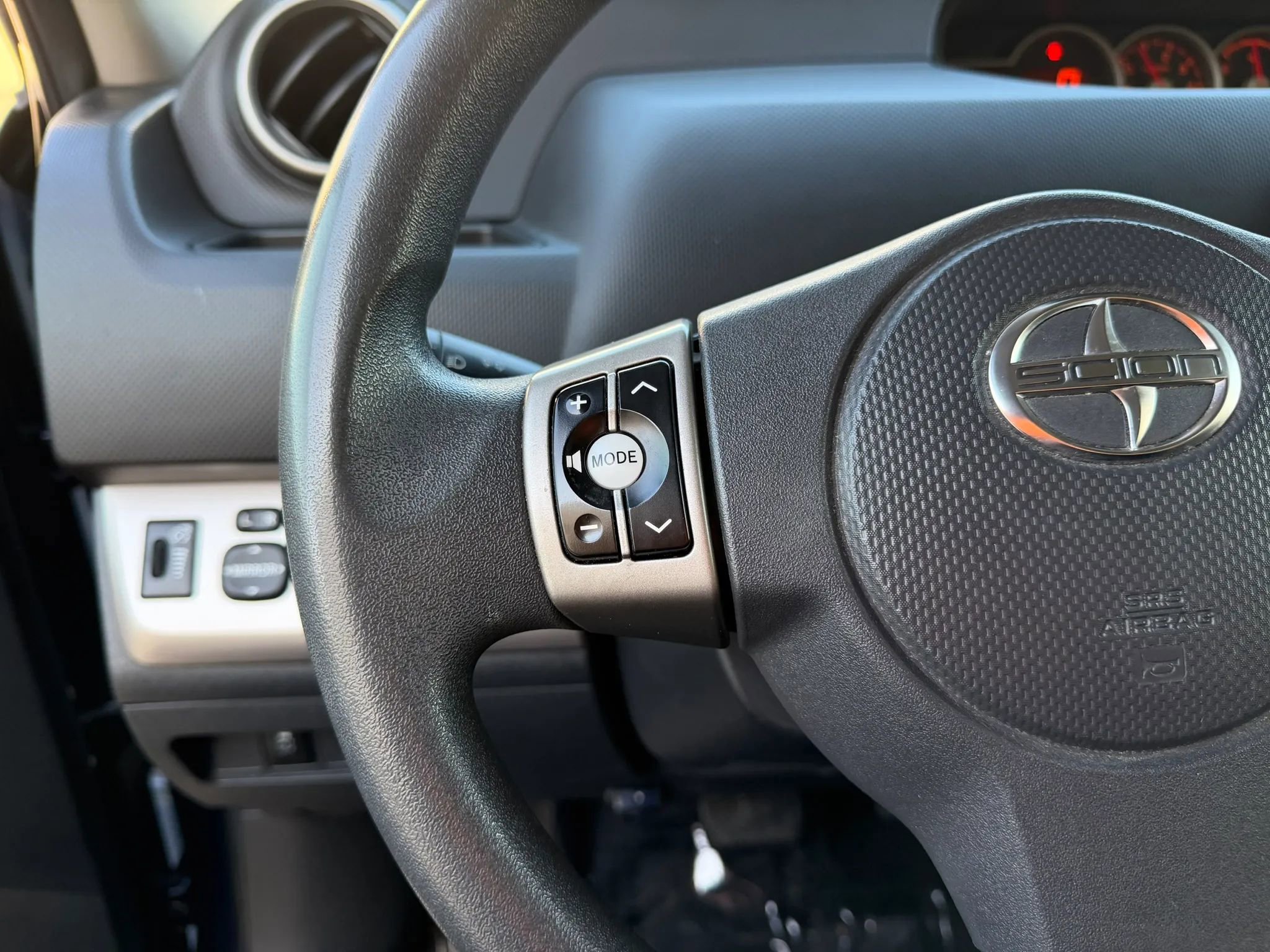 Used 2013 Scion xB FWD image 23