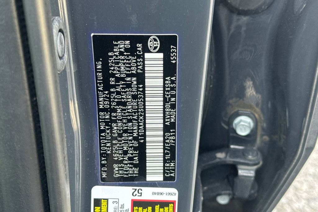 Certified 2025 Toyota Camry SE w/ Convenience Package image 28