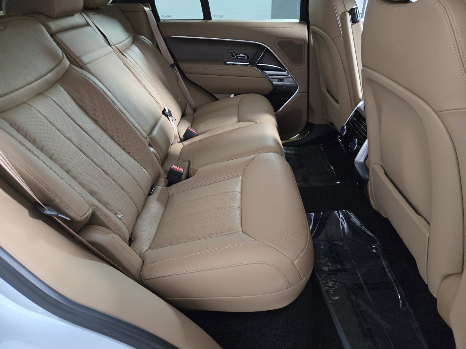 New 2025 Land Rover Range Rover SE image 18