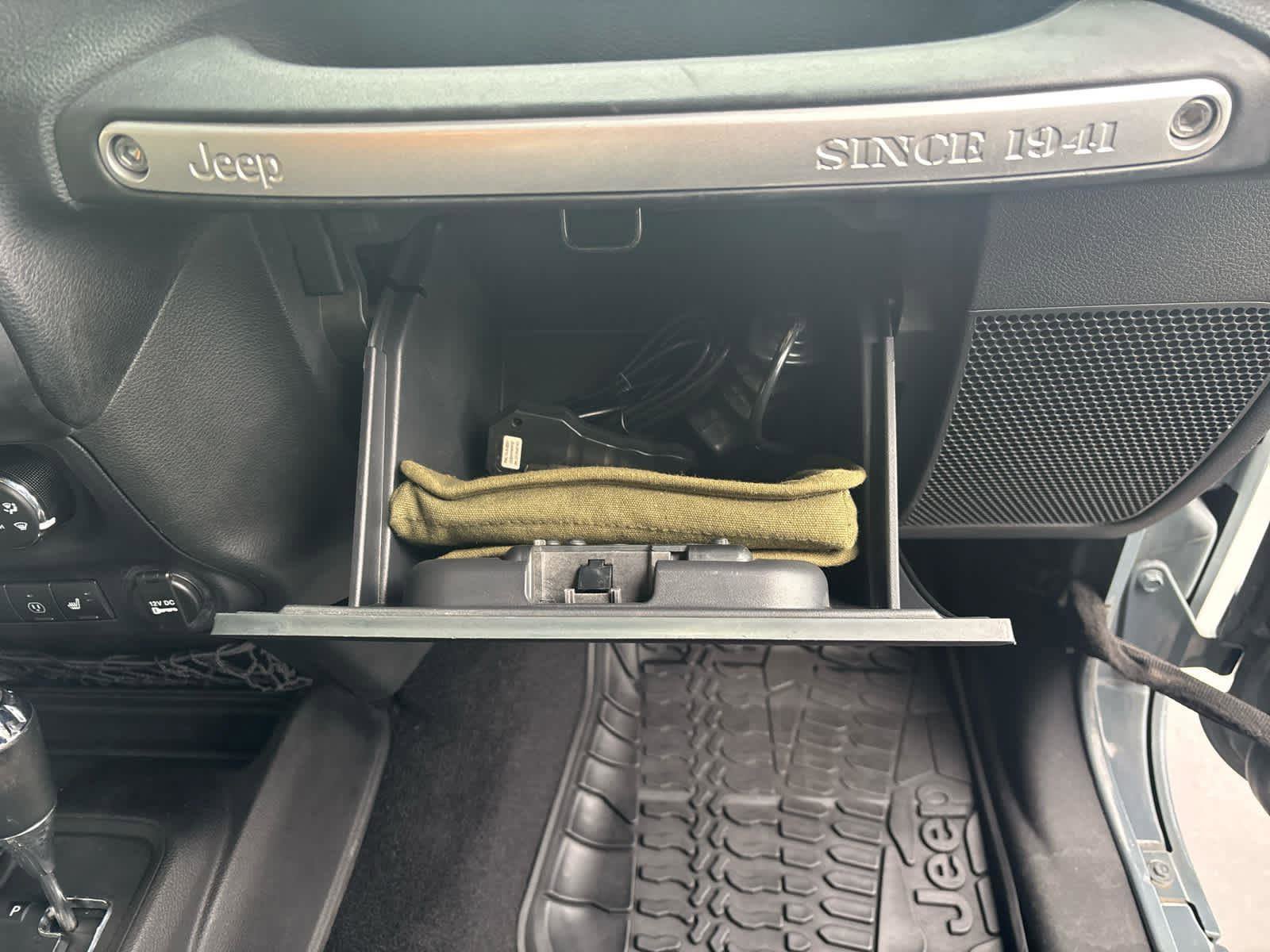 Used 2015 Jeep Wrangler Rubicon w/ Dual Top Group image 33