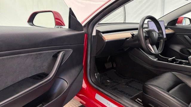 Used 2019 Tesla Model 3 Long Range RWD image 29