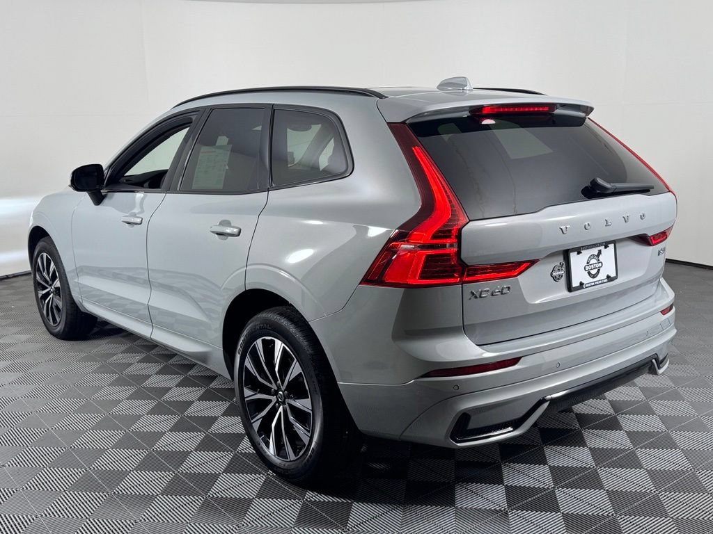 Certified 2024 Volvo XC60 B5 Core w/ Climate Package AWD/4WD image 11