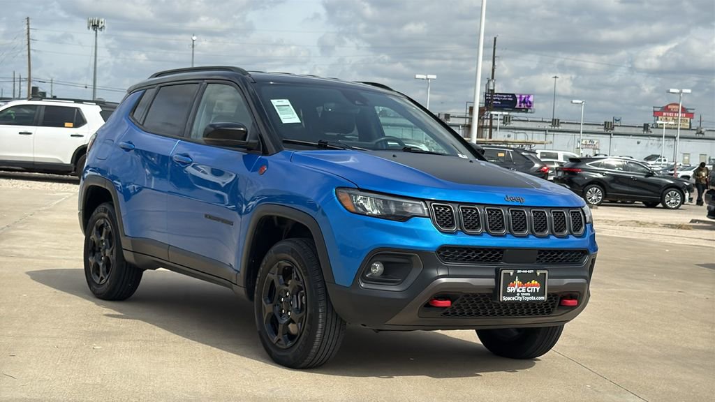 Used 2024 Jeep Compass Trailhawk image 3