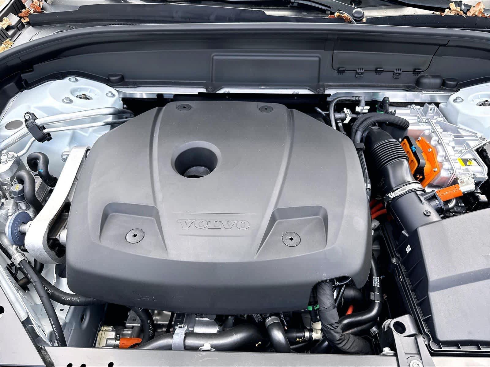New 2026 Volvo XC60 T8 Plus AWD/4WD image 13